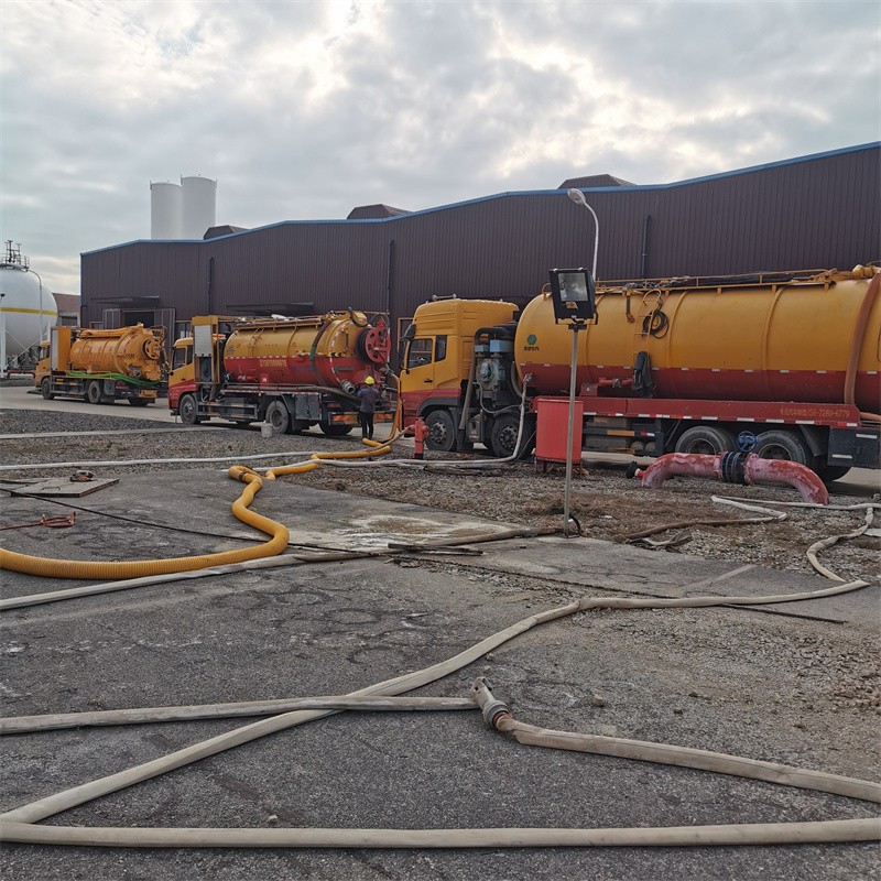 山阴污水池清理